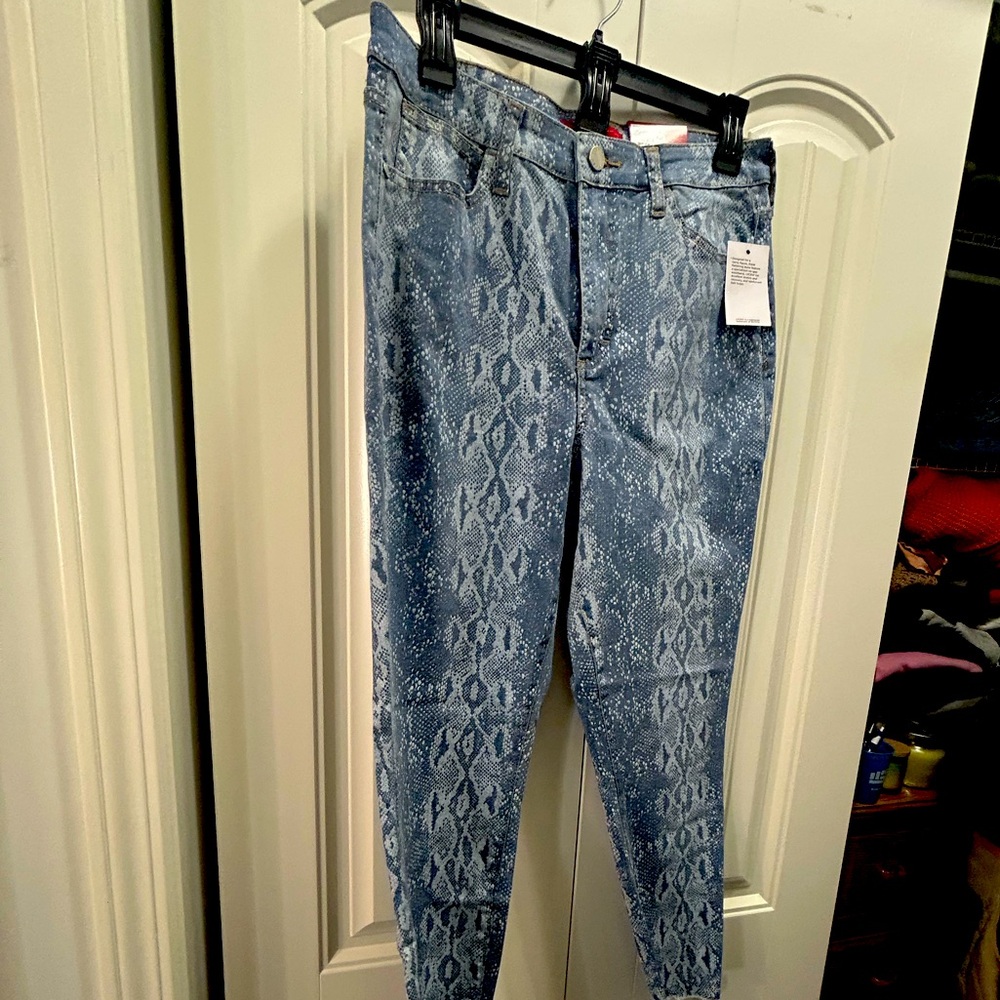 Jennifer Lopez ladies jeans size 10 new blue snake print.